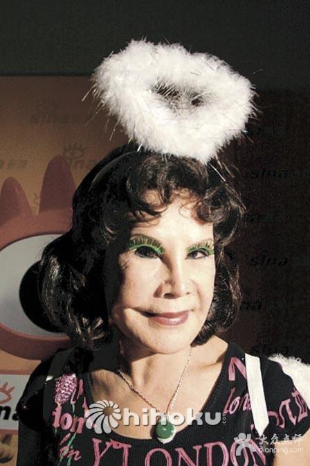 Kỳ lạ sao nữ 51 tuổi thích chi tiền đóng vai mỹ nữ cặp các nam diễn viên đáng tuổi con-6