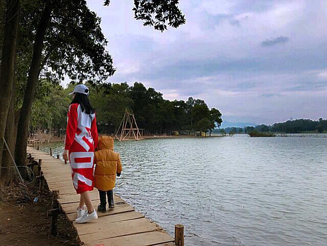 Hot girl - hot boy Việt 30/11: Primmy Trương khiến fan thổn thức khi cover Đừng ai nhắc về anh ấy bằng piano-4