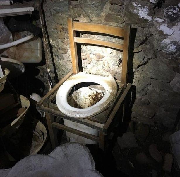 Cô gái bị xích làm nô lệ tình dục, hãm hiếp 10 năm chấn động nước Ý-2