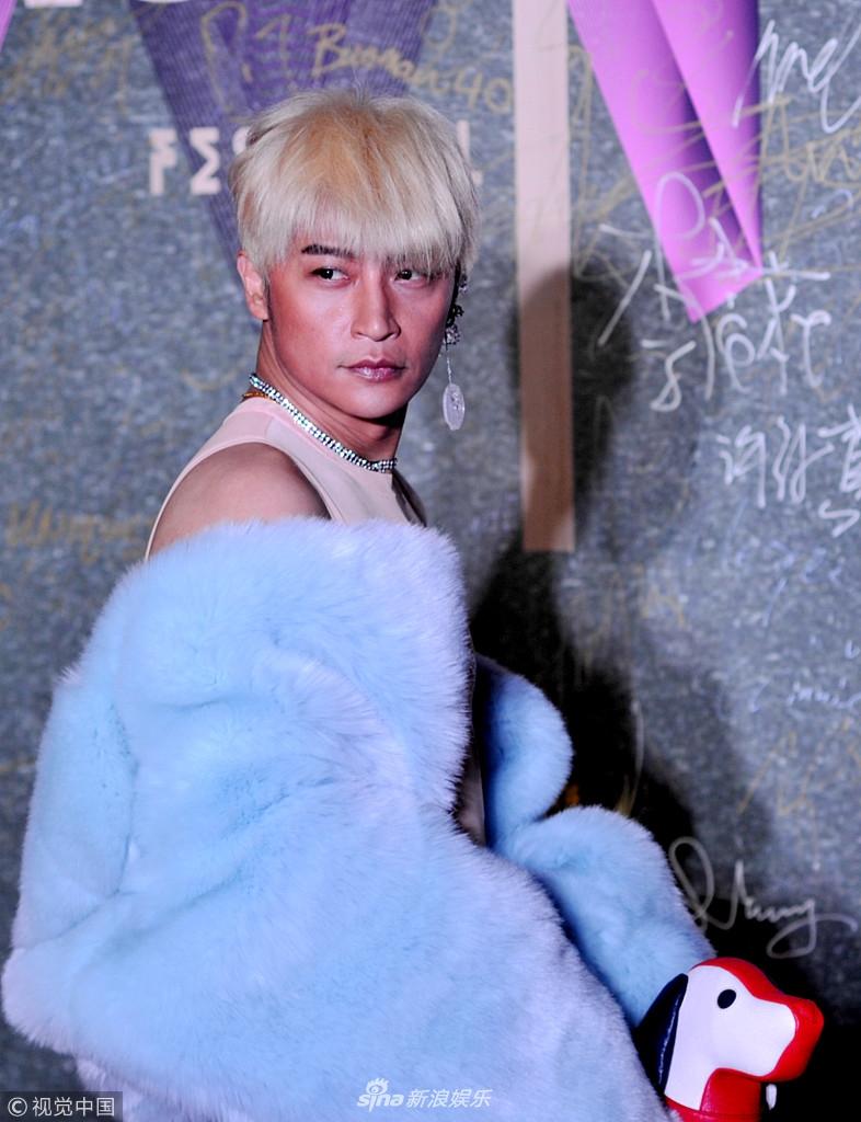 Mỹ nam Hoàn châu cách cách Trần Chí Bằng gây choáng với phong cách nữ tính, kì dị-5