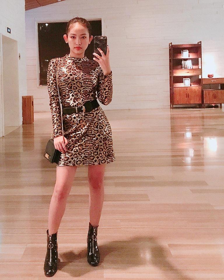 Thúy Vi bất ngờ khoe tóc mới hợp tuổi nhưng gu thời trang thì vẫn già chát-5