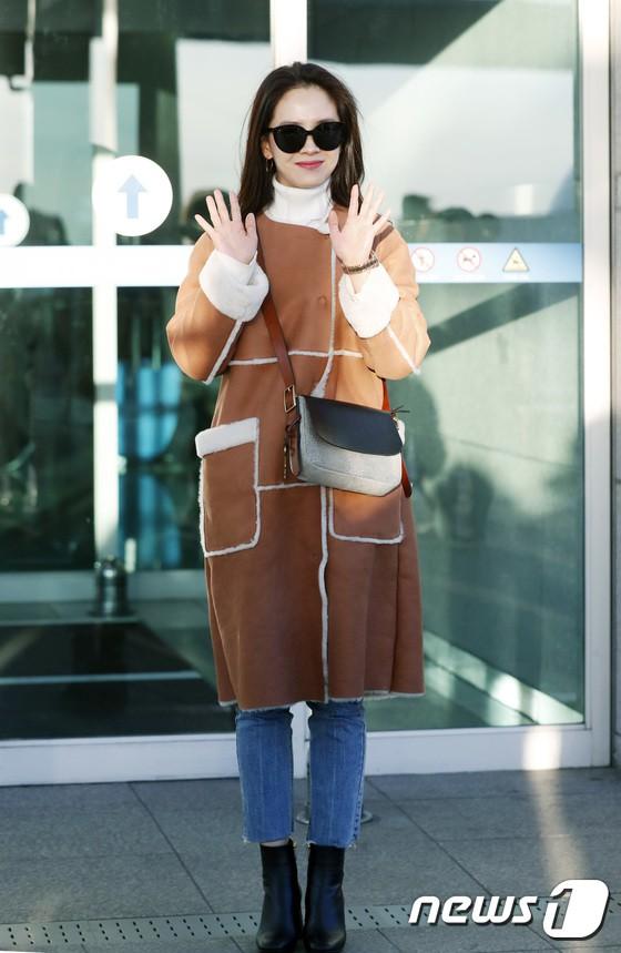 Song Joong Ki khoe nhẫn cưới, Lee Young Ae - Honey Lee cùng dàn sao đổ bộ MAMA Hong Kong-11