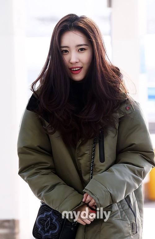 Song Joong Ki khoe nhẫn cưới, Lee Young Ae - Honey Lee cùng dàn sao đổ bộ MAMA Hong Kong-13