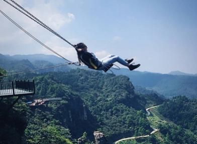 Thử độ liều với các trò chơi siêu mạo hiểm tại công viên tọa lạc trên núi cao-2