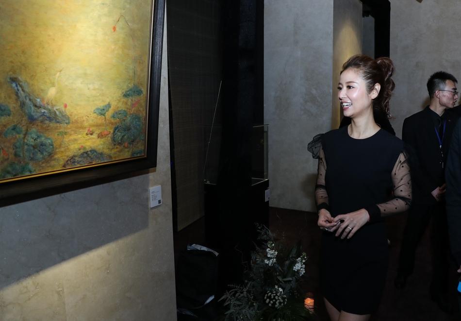 Lâm Tâm Như giản dị đi từ thiện sau thời gian vắng bóng vì bão scandal-10