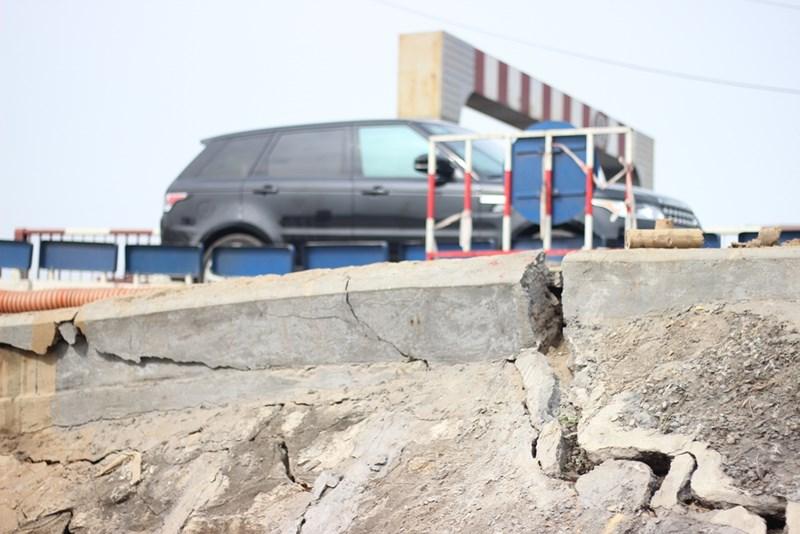 Mố cầu Đuống nứt toác, hàng chục hộ lo hà bá nuốt nhà-2