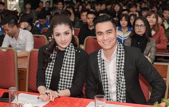 Việt Anh Người phán xử ngạo nghễ đi sự kiện ngay sau khi điêu khắc lông mày nổi bần bật-3