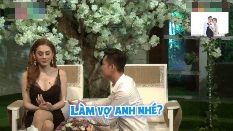 6 tháng sống chung, Lâm Khánh Chi vẫn rơi nước mắt khi ông xã quỳ gối cầu hôn-3