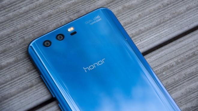 Điểm mặt những smartphone gợi cảm nhất, giá mềm nhất-4