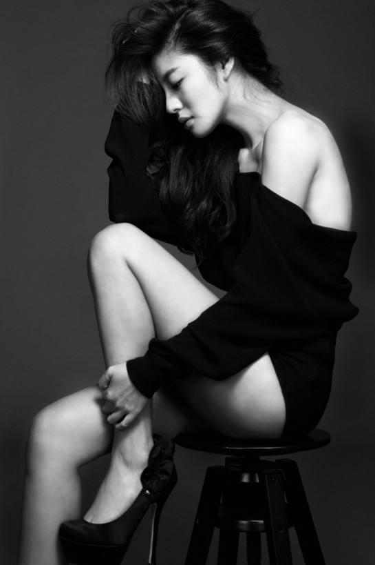 An Dĩ Hiên được mệnh danh mỹ nhân sở hữu đôi chân nghìn năm có một-2