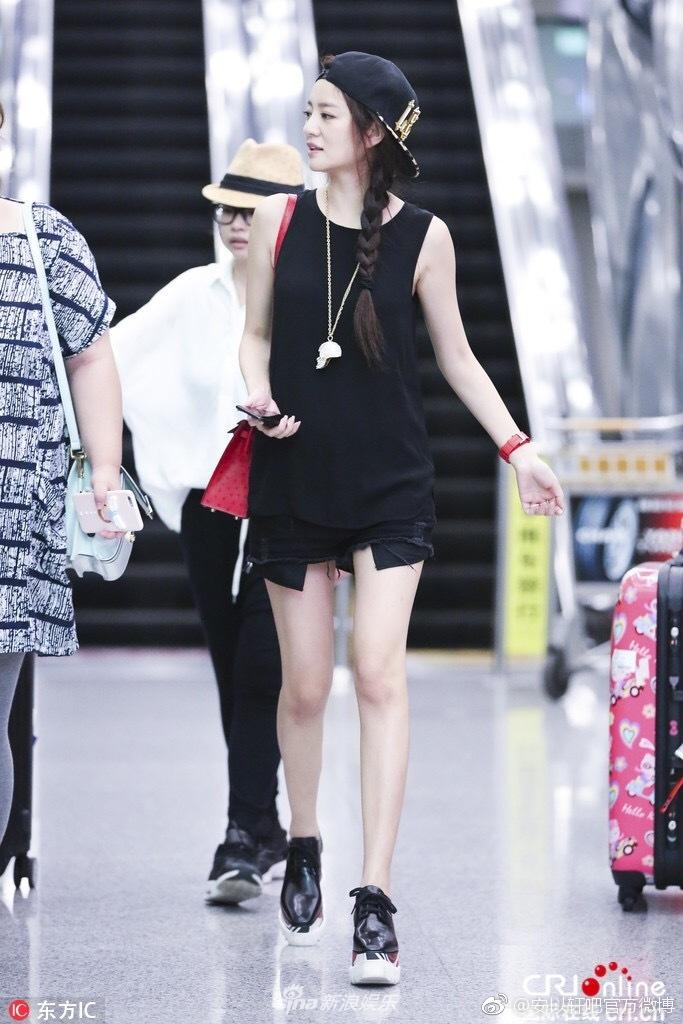 An Dĩ Hiên được mệnh danh mỹ nhân sở hữu đôi chân nghìn năm có một-7