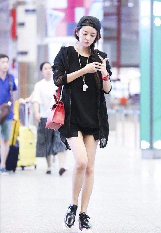 An Dĩ Hiên được mệnh danh mỹ nhân sở hữu đôi chân nghìn năm có một-8