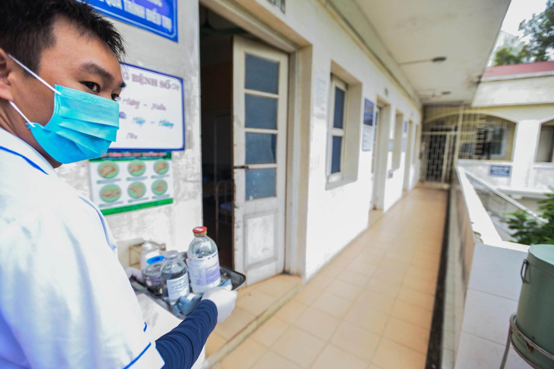 Những bệnh nhân quanh năm không người đến thăm-8