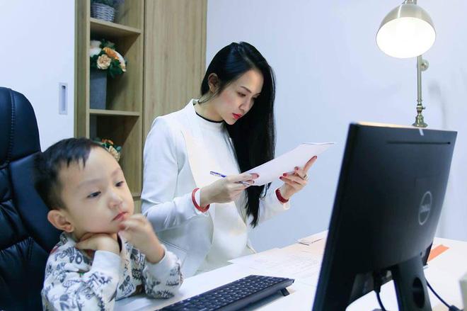 Bà xã Tuấn Hưng trải lòng về thanh xuân chỉ có chồng và con khiến nhiều người đồng cảm-3