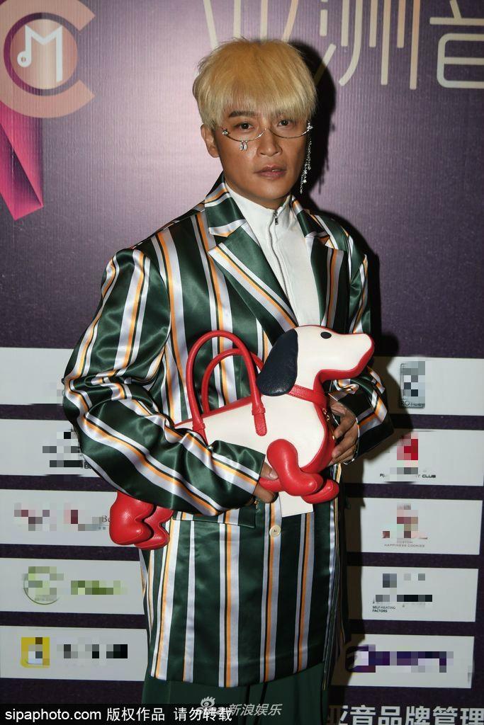 Mỹ nam Hoàn châu cách cách Trần Chí Bằng liên tiếp gây choáng với phong cách thời trang dị tính-3