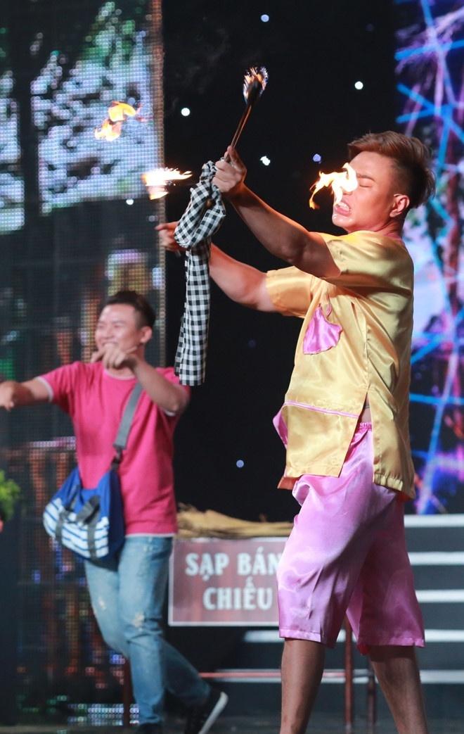 Cứ nhìn Mỹ Tâm - Hà Hồ thì biết, đừng nghĩ vào showbiz chỉ đợi hốt tiền, sau hào quang mới là điều đáng sợ-3