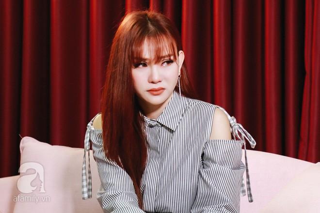 Lần đầu thừa nhận đã ly hôn chồng đại gia, Thu Thủy nóng nhất showbiz Việt tuần qua-1