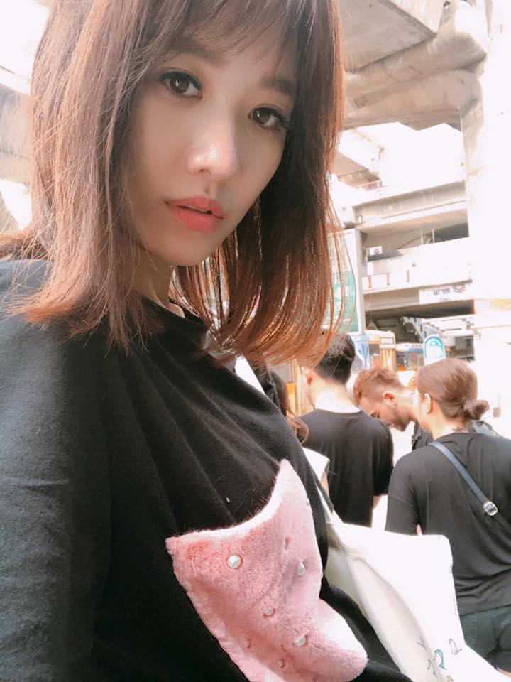 Tin sao Việt: Jennifer Phạm tay chân rụng rời vì sợ kim khi nằm trên giường bệnh-3