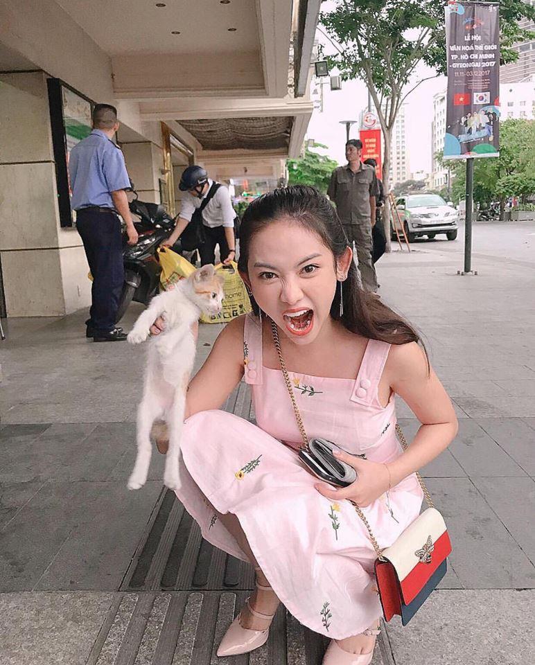 Thúy Vi váy hồng trẻ trung - Quỳnh Anh Shyn lên đồ công sở đẹp nhất street style tuần này-4