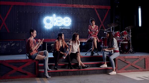 Glee: Bất chấp Hòa Minzy gạ gẫm quan hệ, Rocker Nguyễn vẫn chung thủy với Cindy V-1