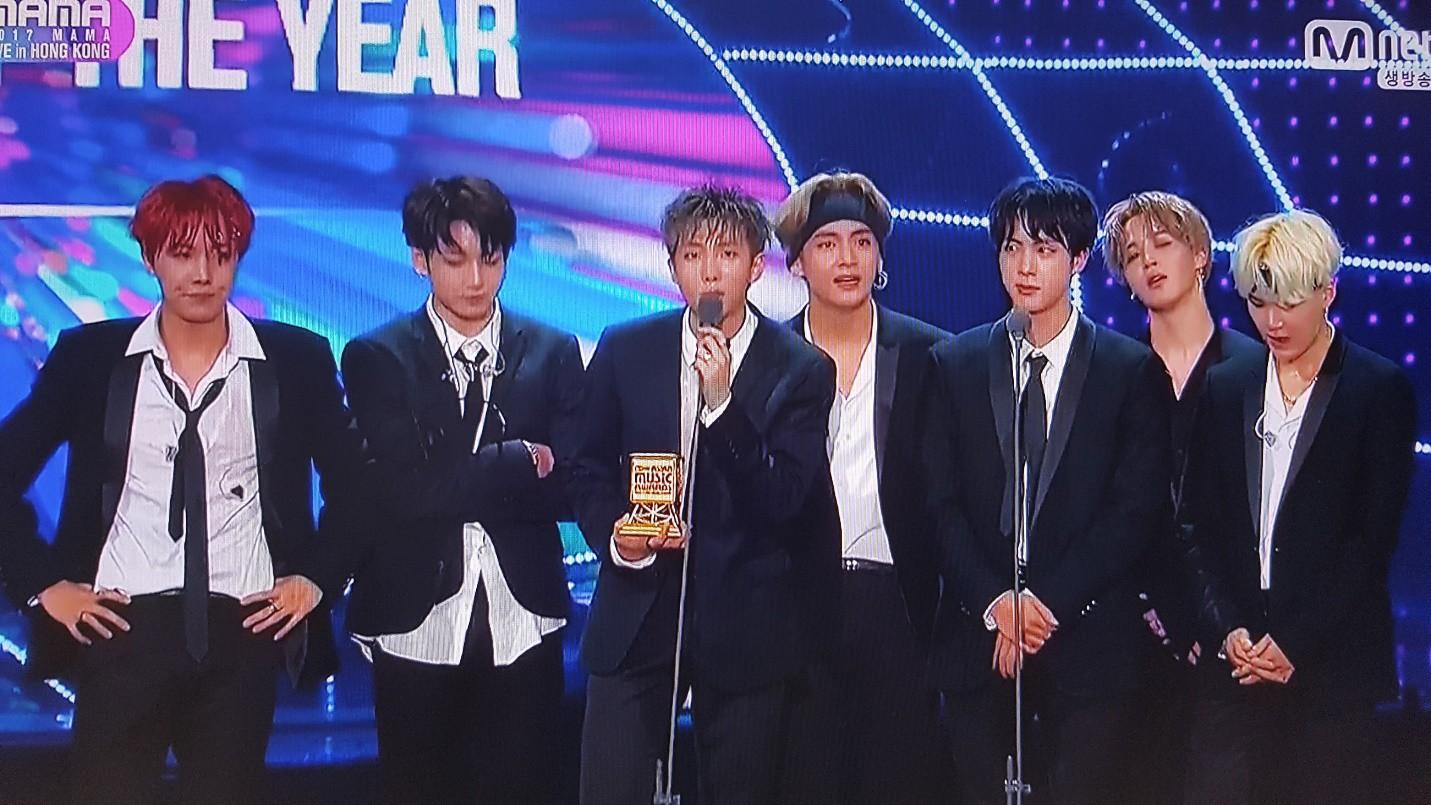 MAMA 2017: Y như năm ngoái, Daesang chia đều cho TWICE, BTS, EXO-2