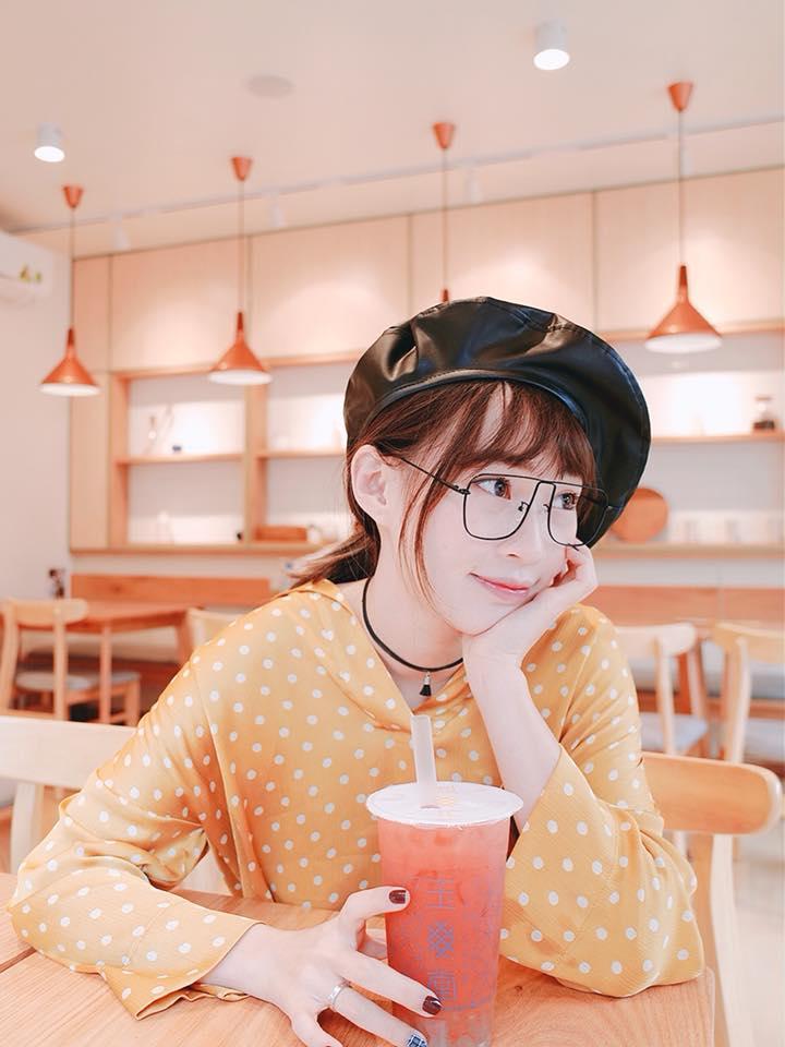 Hot girl - hot boy Việt 2/12: Hạnh Sino hé lộ ảnh giường chiếu khéo khoe vòng 1 gợi cảm-5