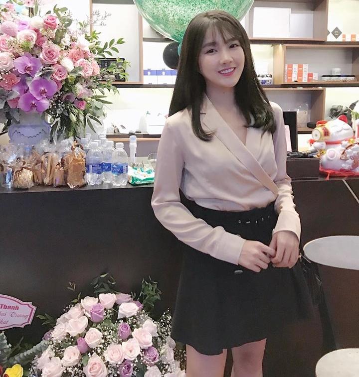 Hot girl - hot boy Việt 2/12: Hạnh Sino hé lộ ảnh giường chiếu khéo khoe vòng 1 gợi cảm-6