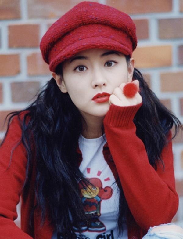 Nhan sắc hơn 20 năm không thay đổi của Lee Young Ae tại MAMA 2017-4