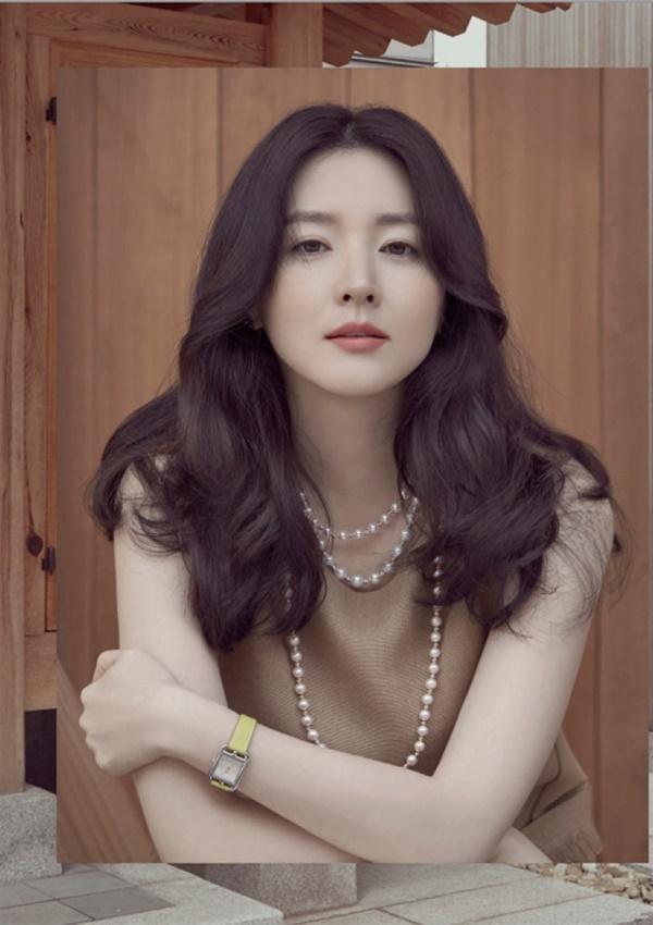 Nhan sắc hơn 20 năm không thay đổi của Lee Young Ae tại MAMA 2017-9