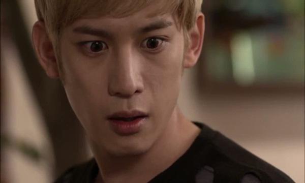 Hí hửng vì có bạn gái xinh như hotgirl, anh chàng tái mặt khi khoe người yêu với bạn-3