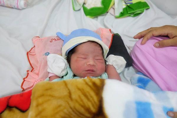 TP.HCM: Chồng đi làm không về, sản phụ đẻ rớt con trong hố nước nhà vệ sinh lúc nửa đêm-2