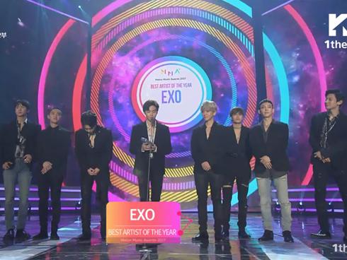 MMA 2017: WINNER ở đâu và EXO đã làm gì để được nhận giải Nghệ sĩ của năm?