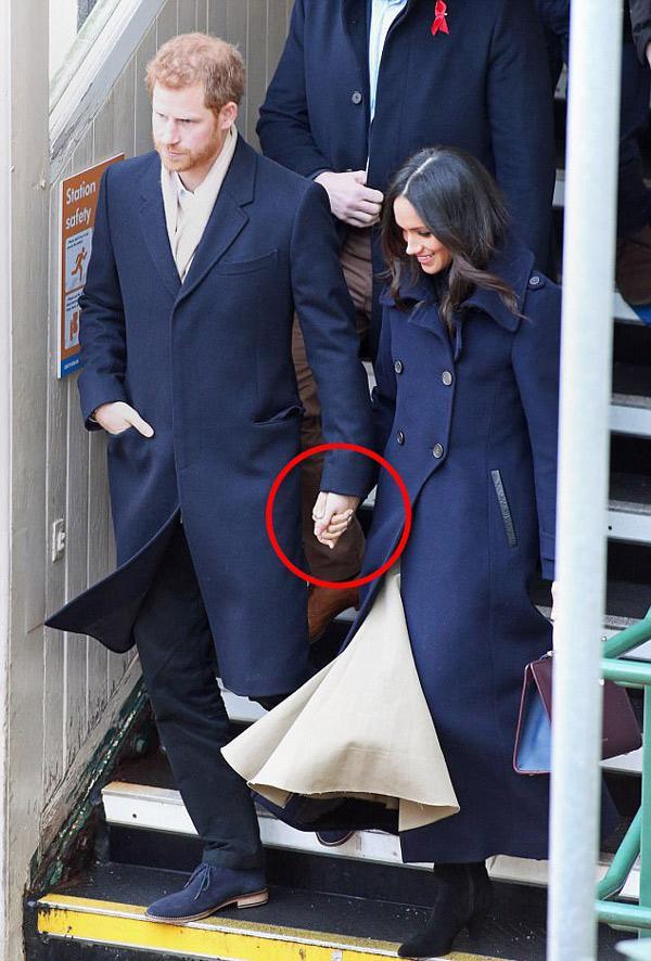 Cách thể hiện tình yêu muốn cả thế giới biết của cặp đôi đang hot nhất nước Anh-1