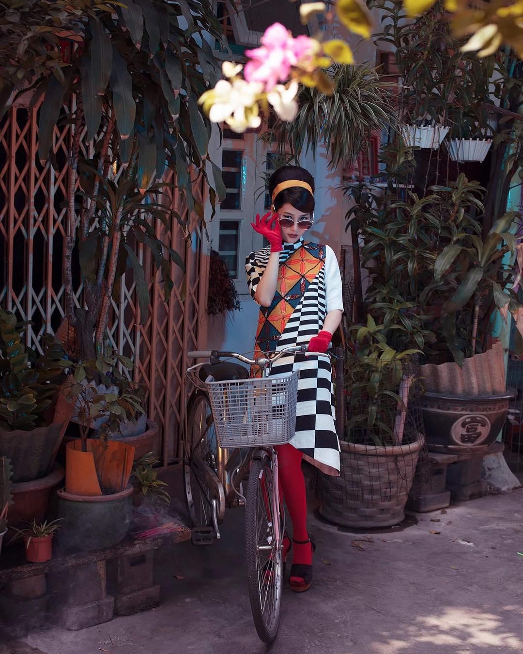 Tin sao Việt: Angela Phương Trinh gây sốc hội chị em khi khoe vòng 3 ngoại cỡ-7