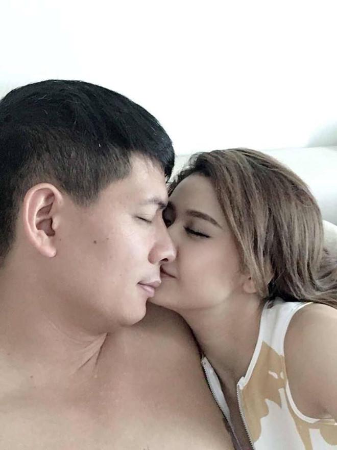 Ảnh thân mật của Trương Quỳnh Anh và Bình Minh gây xôn xao mạng xã hội-1