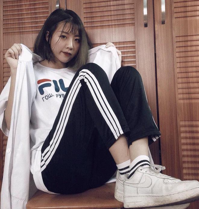 Nữ sinh uống trà sữa nhưng quyết không tháo khẩu trang cực ngầu!-6