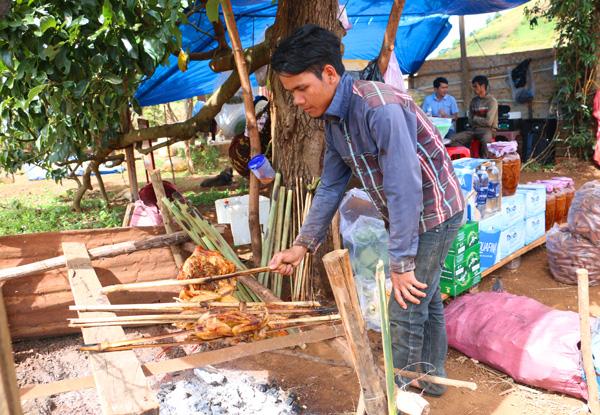 Lễ hội hoa dã quỳ: Hàng ngàn du khách thất vọng vì chỉ thấy hoa tàn lụi-5