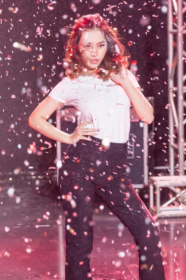 Liên tiếp chiến thắng tại The Look 2017, Hoa hậu Kỳ Duyên sử dụng chiến thuật nào?-2