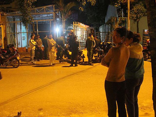 Rợn người phát hiện thi thể người chôn dưới nền nhà, nghi bị sát hại-2