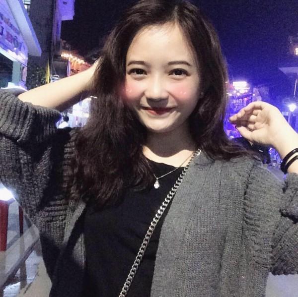 Nữ sinh Huế khiến người nghe lịm tim khi cover cực ngọt bài thơ Sóng của Xuân Quỳnh-3