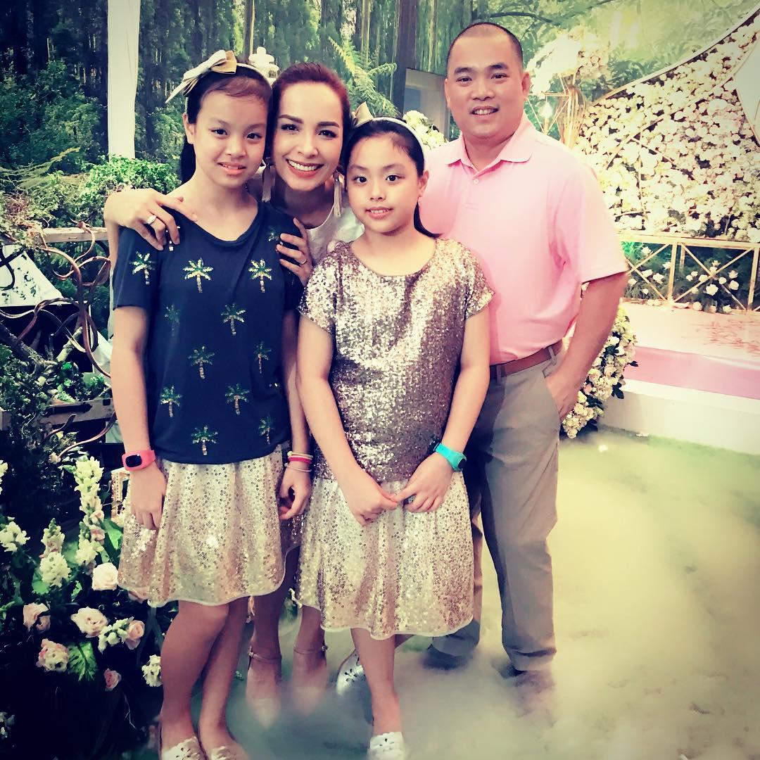 Tin sao Việt: Hoa hậu Thu Thảo hào hứng ăn phở mẹ nấu cùng chồng đại gia-8