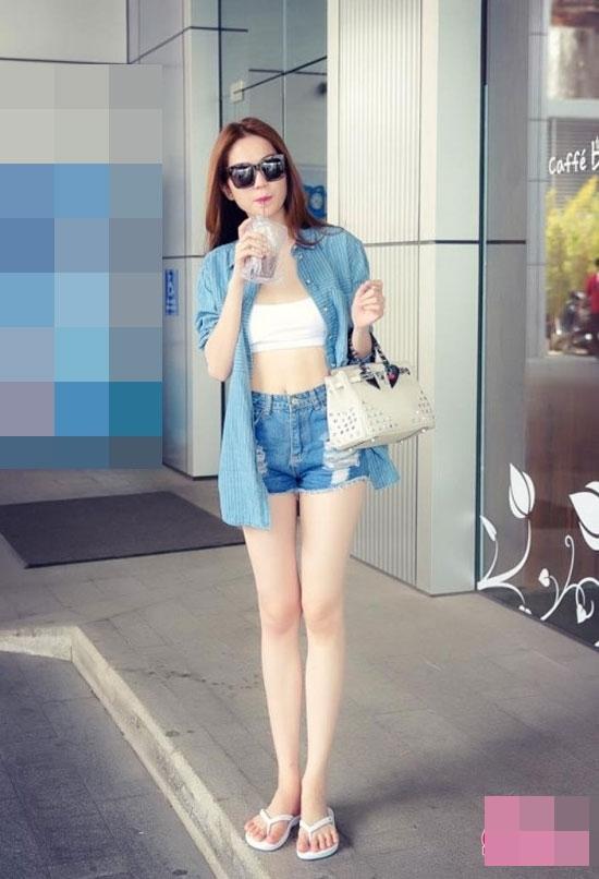 Sở hữu ngàn đôi giày hàng hiệu, chỉ tiếc Ngọc Trinh lại chẳng thể sửa nổi khuyết điểm đôi chân vịt-8