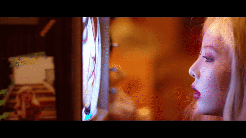 HyunA trở lại với hình ảnh ‘gái hư’, cởi đồ táo bạo trong MV mới-1