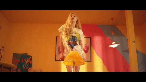 HyunA trở lại với hình ảnh ‘gái hư’, cởi đồ táo bạo trong MV mới-2