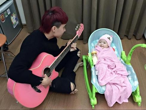 Hot girl - hot boy Việt 5/12: 'Quắt đại ca' chia sẻ cảnh 'gà trống nuôi con' khiến fan thích thú