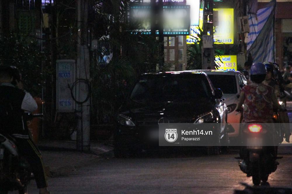 Tim tậu xe hơi mới trong lúc Trương Quỳnh Anh đưa con trai đi học bằng xe máy-4