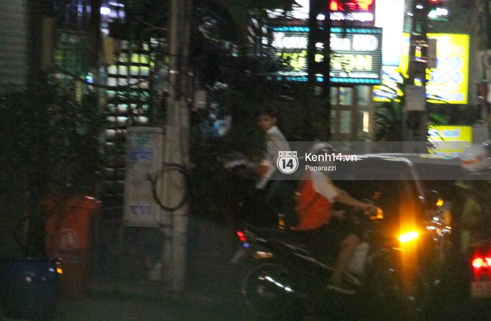 Tim tậu xe hơi mới trong lúc Trương Quỳnh Anh đưa con trai đi học bằng xe máy-5