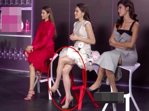 Vượt mặt hai đàn chị xinh đẹp, Kỳ Duyên tiếm ngôi 'công chúa tuyết' tại The Look 2017