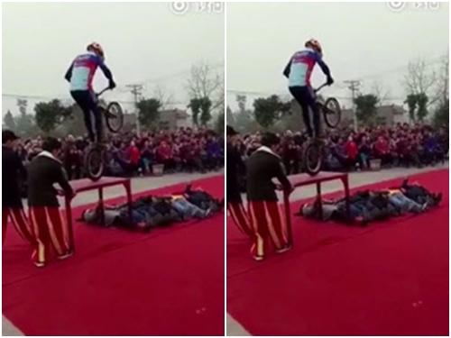 Đứng tim khi thanh niên 'lầy lội' thể hiện