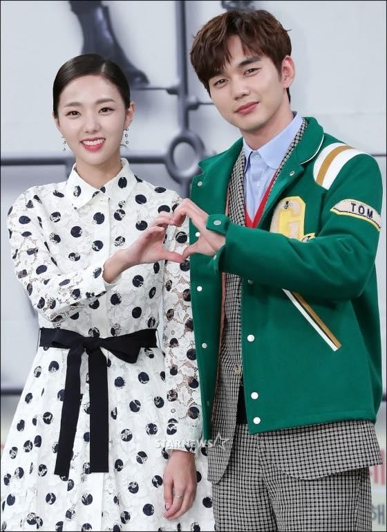 Sao Hàn 5/12: Mỹ nhân mặt đơ Shin Se Kyung đẹp không góc chết-6